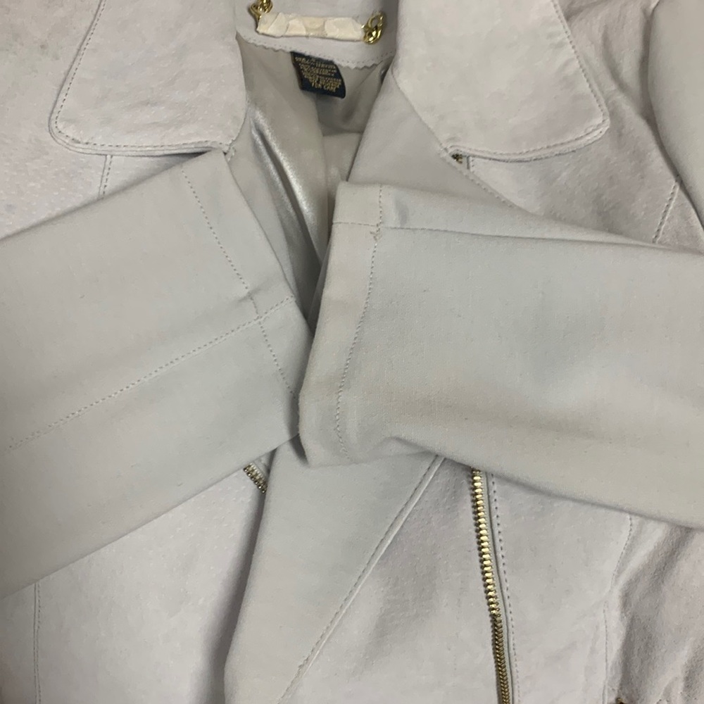 Beautiful spring New Leather Coat - Picture 12 of 16